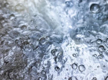 ¿Por qué el agua hierve a diferentes temperaturas en diferentes altitudes?