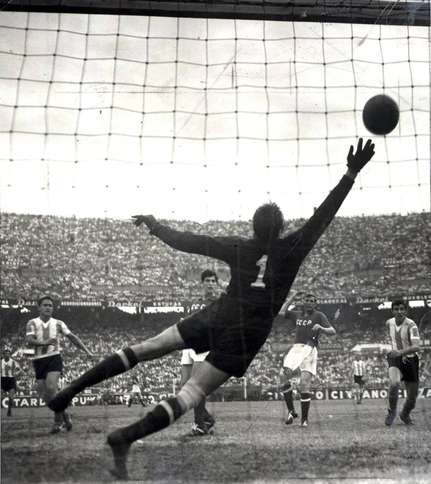 Quién fue Lev Yashin, el único arquero que ganó el Balón de Oro