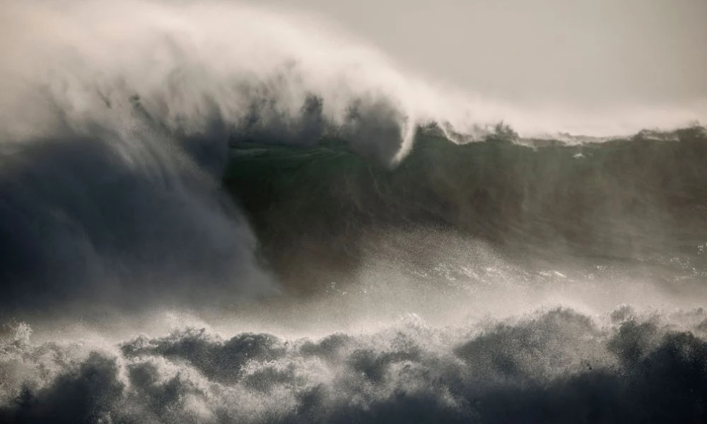 Tsunami con fuerza.