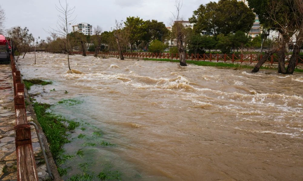 Ciudad bajo inundación.