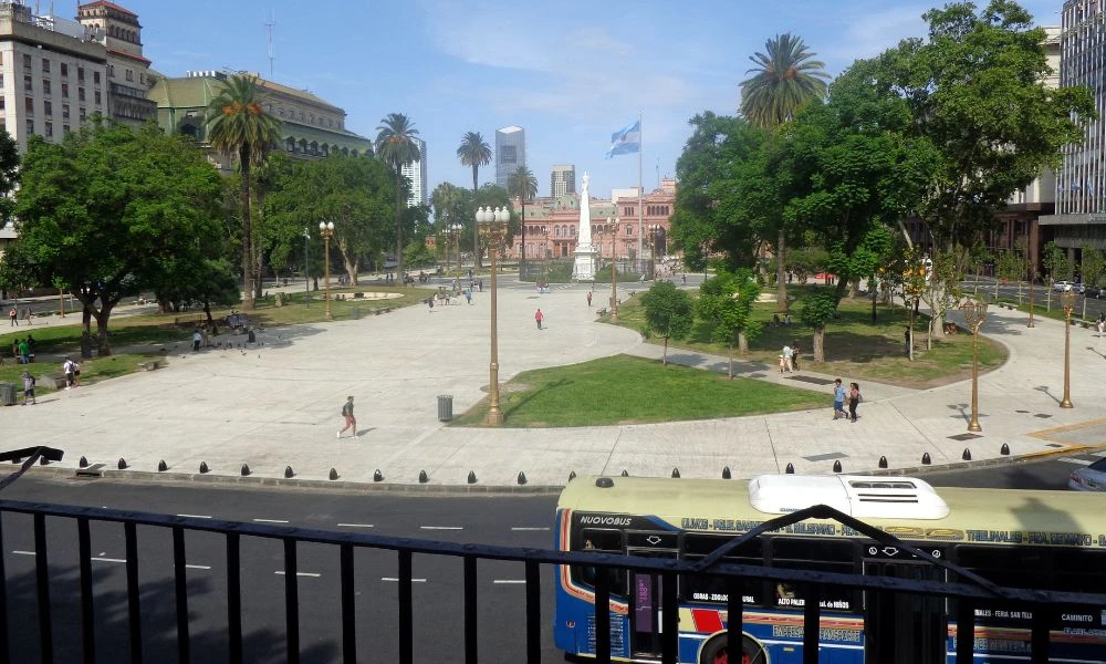 Vistas a Plaza de Mayo.
