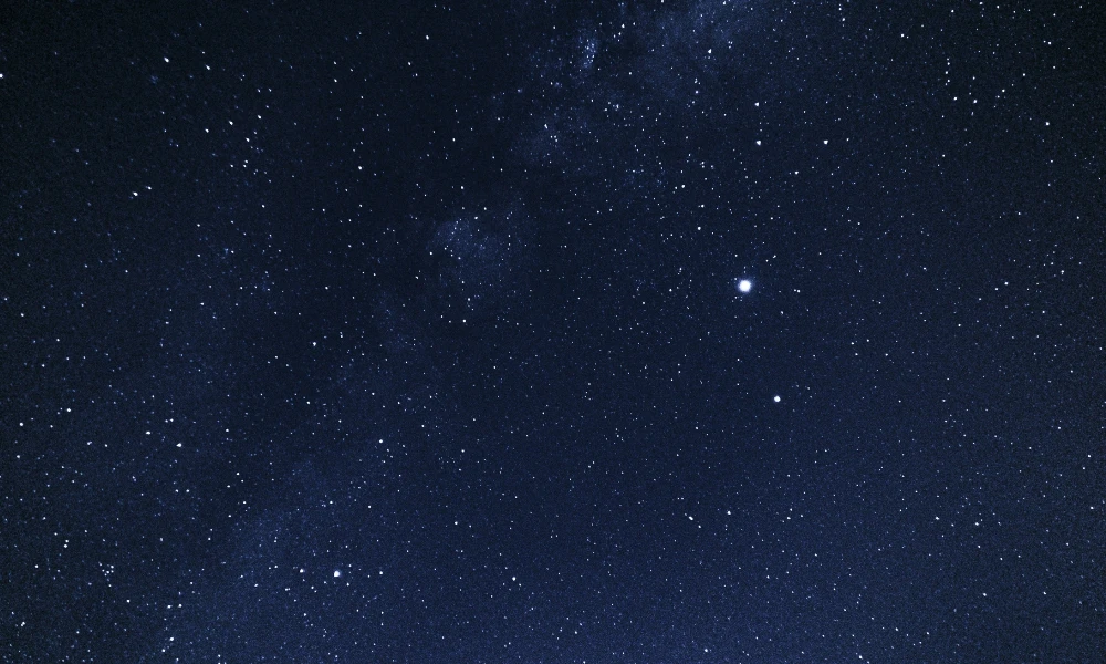 ¿Por qué las estrellas titilan y no los planetas?