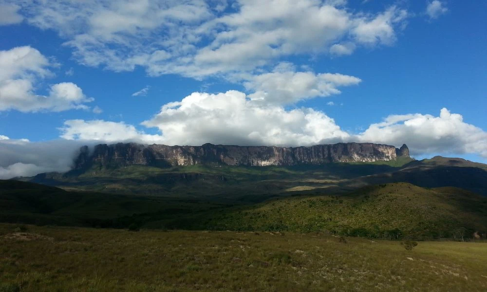 Montaña en la naturaleza.