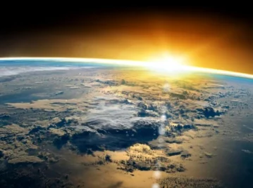 ¿Cuánto tarda la luz del Sol en llegar a la Tierra?