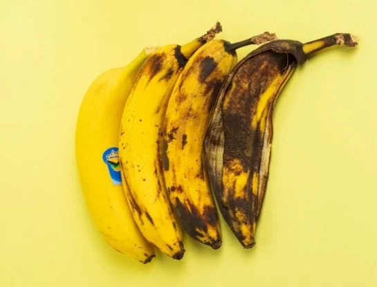 ¿Por qué las bananas se ponen marrones cuando maduran?