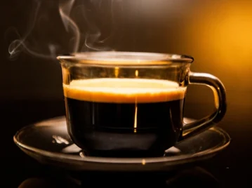 qué es la cafeína y por qué nos mantiene despiertos